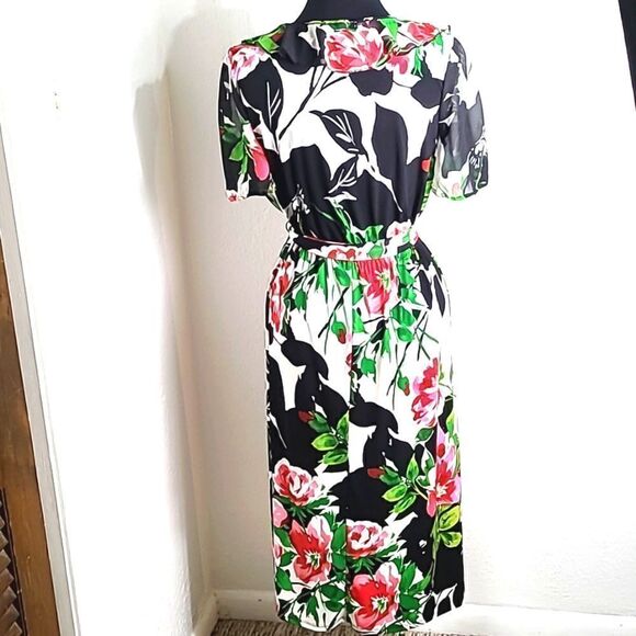 joie de vivre Floral Midi-Dress with Ruffles around the Neck, Size Medium - Picture 6 of 8